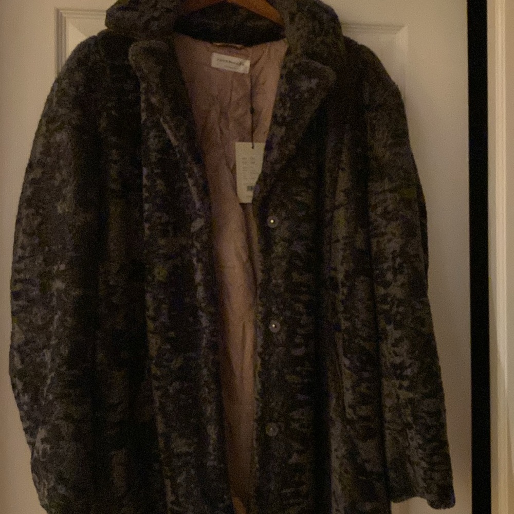 Women’s Jacket - Picture 10 of 10